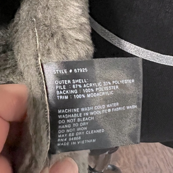 Bernardo Faux Fur coat - Picture 5 of 5